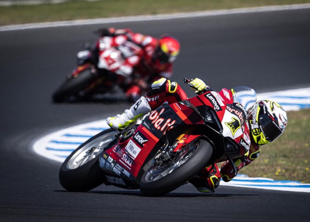 Superbike Phillip Island practice 2 : Ducati déchaîné, Petrucci quel saut !