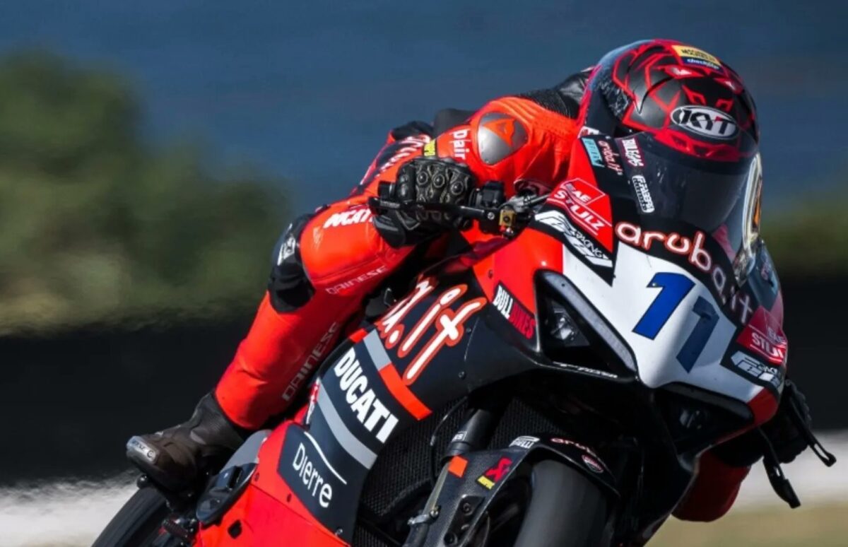 Supersport Phillip Island: Bulega antaa Ducatin voittaa kaaoskilpailussa 1