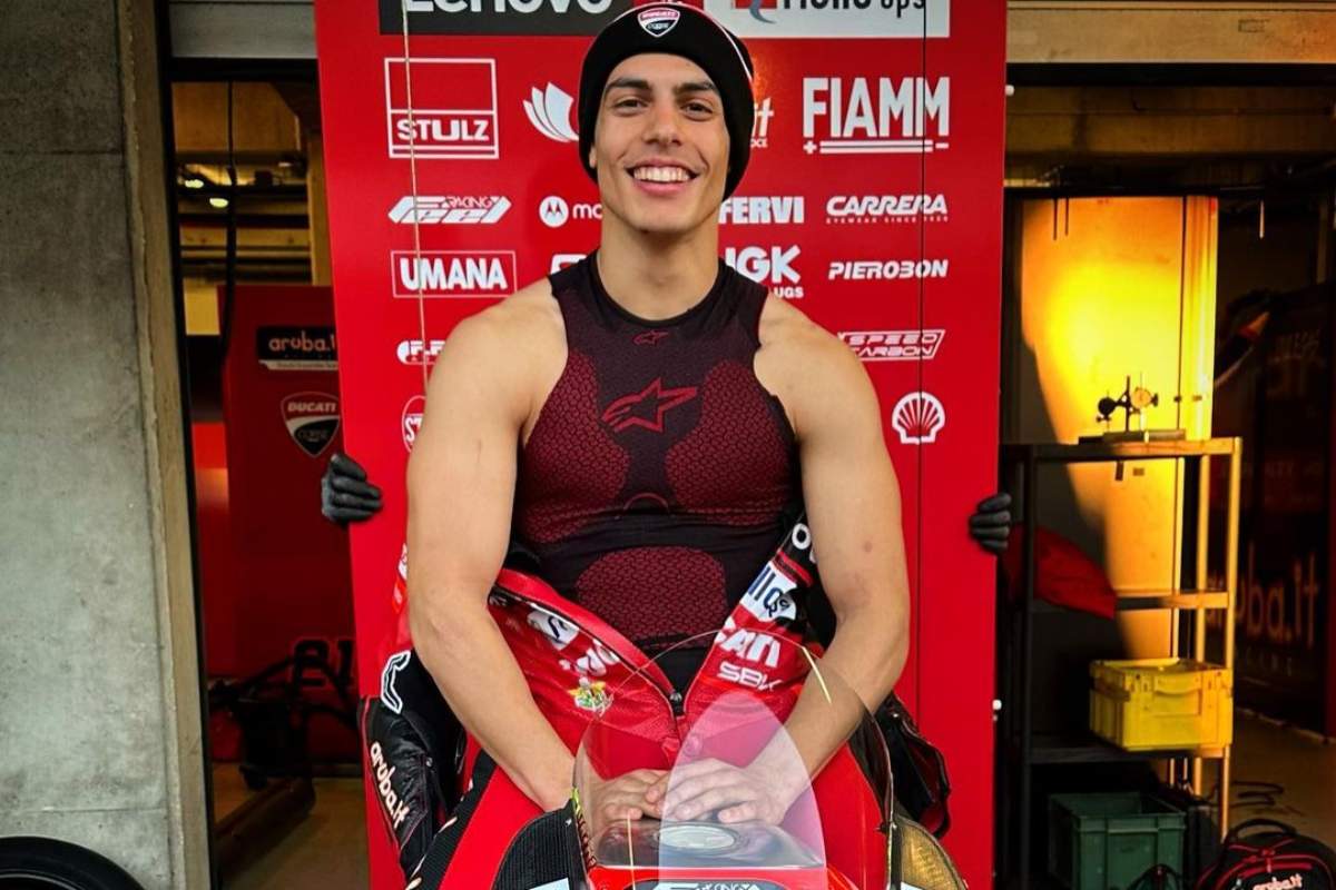 Superbike, Rinaldi in de lift: “Bij de leiders zijn is een goed begin”