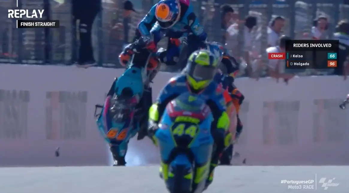 Moto3: Joel Kelso se blesse dans la folle chute avec Holgado après la fin
