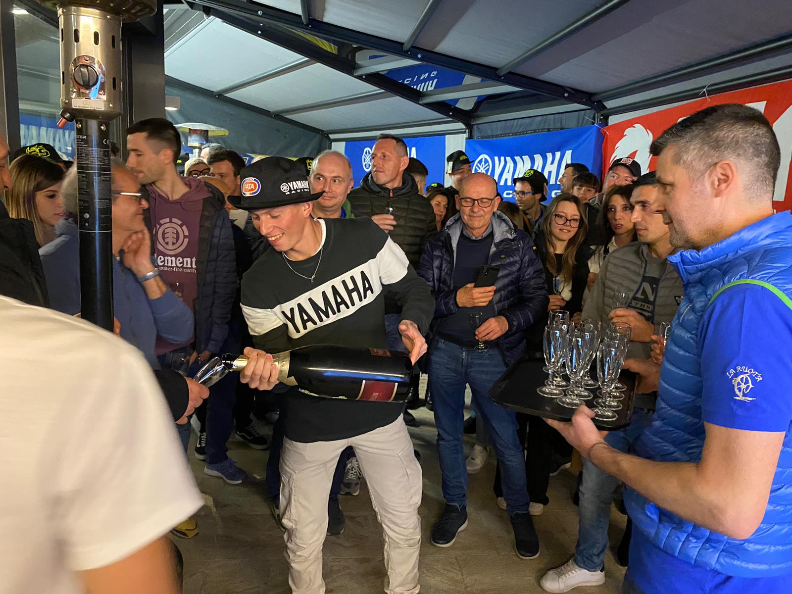 Andrea Locatelli plaisante avec les fans “Un slip rouge pour se sentir plus vite”