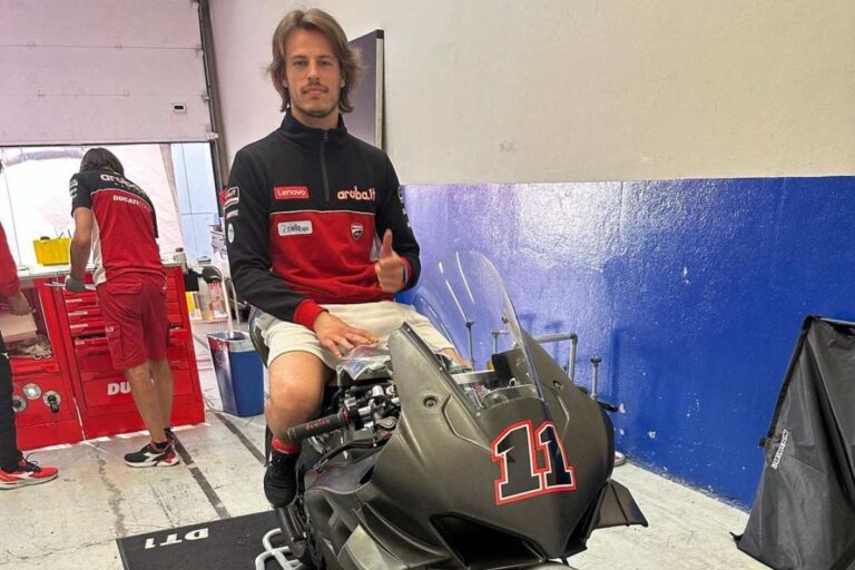 Nicolo Bulega Ducati V4 R Superbike