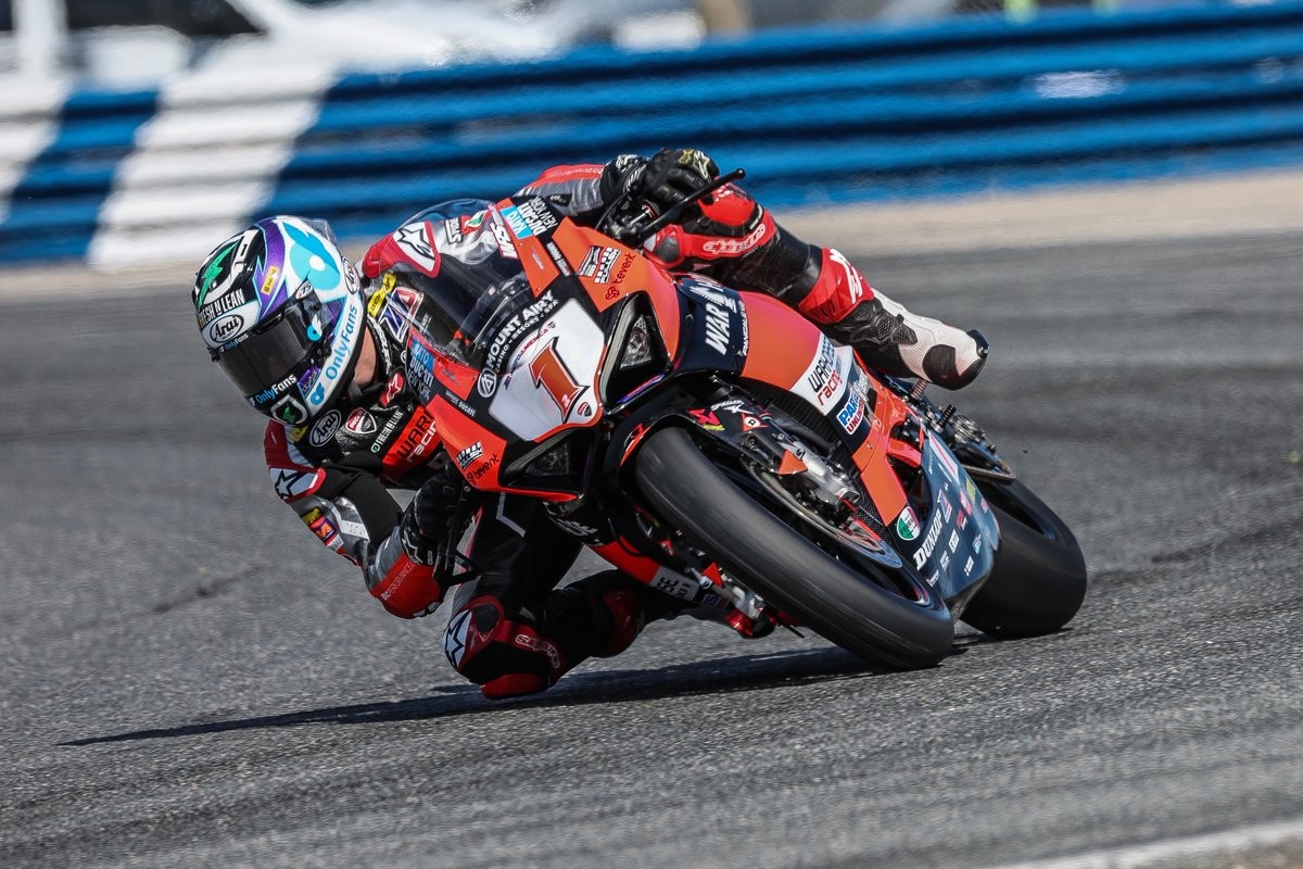 Ducati med Herrin vinder en kontroversiel Daytona 200
