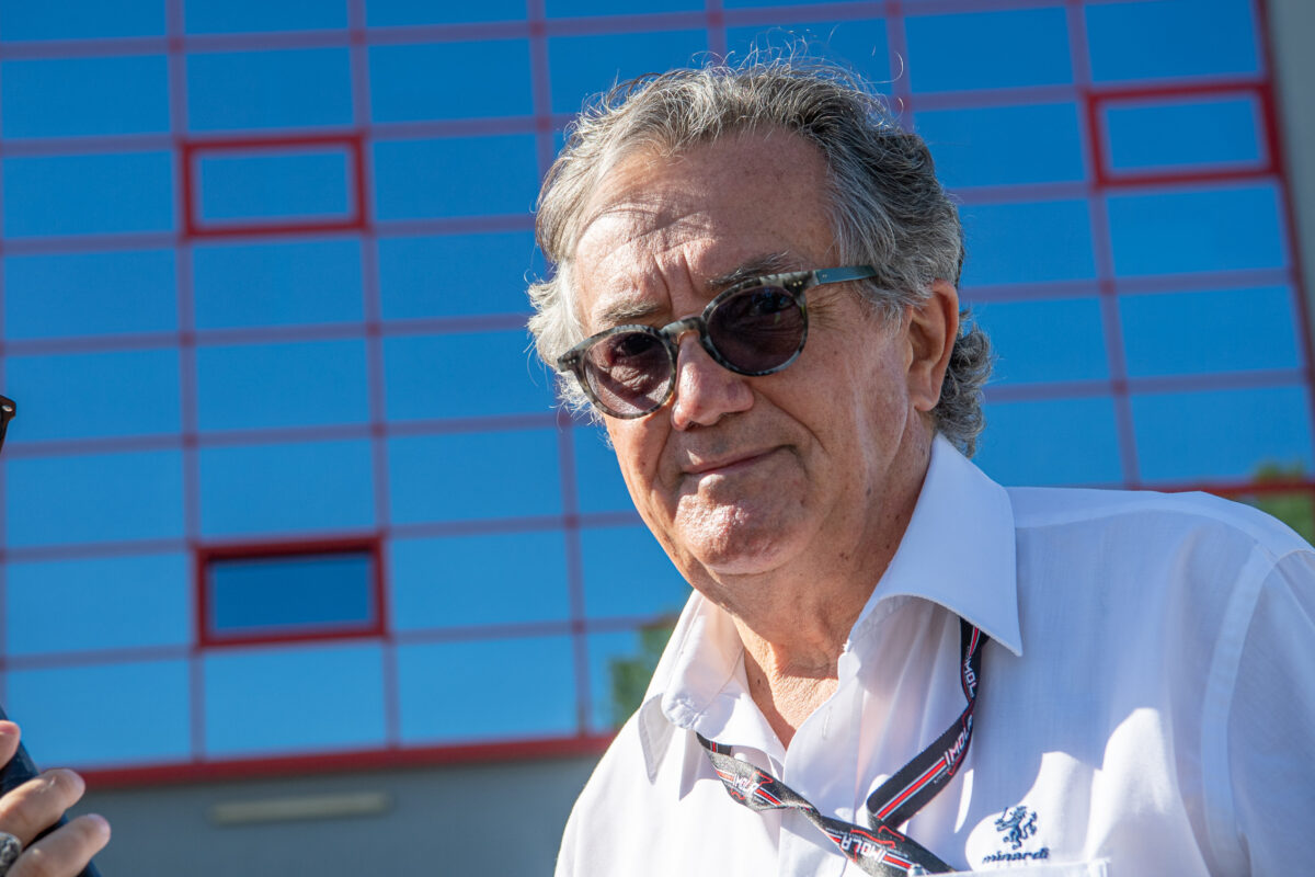 Formule1, Minardi “En piste uniquement le samedi et le dimanche, le vendredi pour les fans”