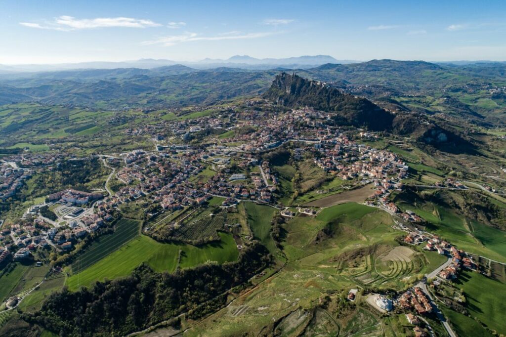 Quels sont les avantages fiscaux dont bénéficient les pilotes qui déménagent à Saint-Marin ? San Marino
