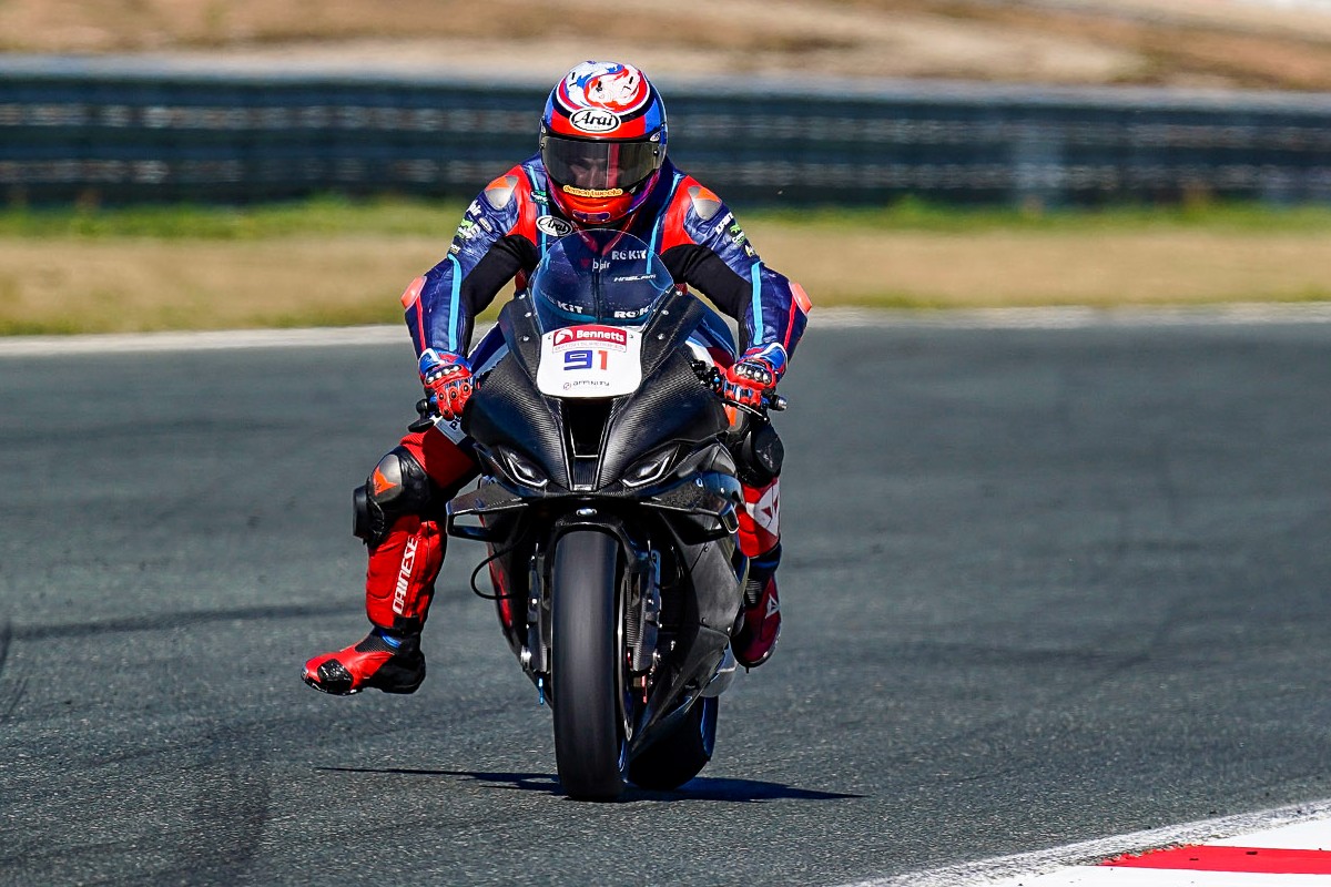 2023 penasaran Leon Haslam di British Superbike Pure GP Race