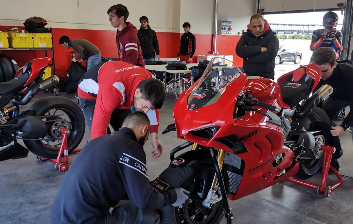 Michele Pirro と Garage51 による社会問題への取り組み: 意欲的なメカニックもテストに参加