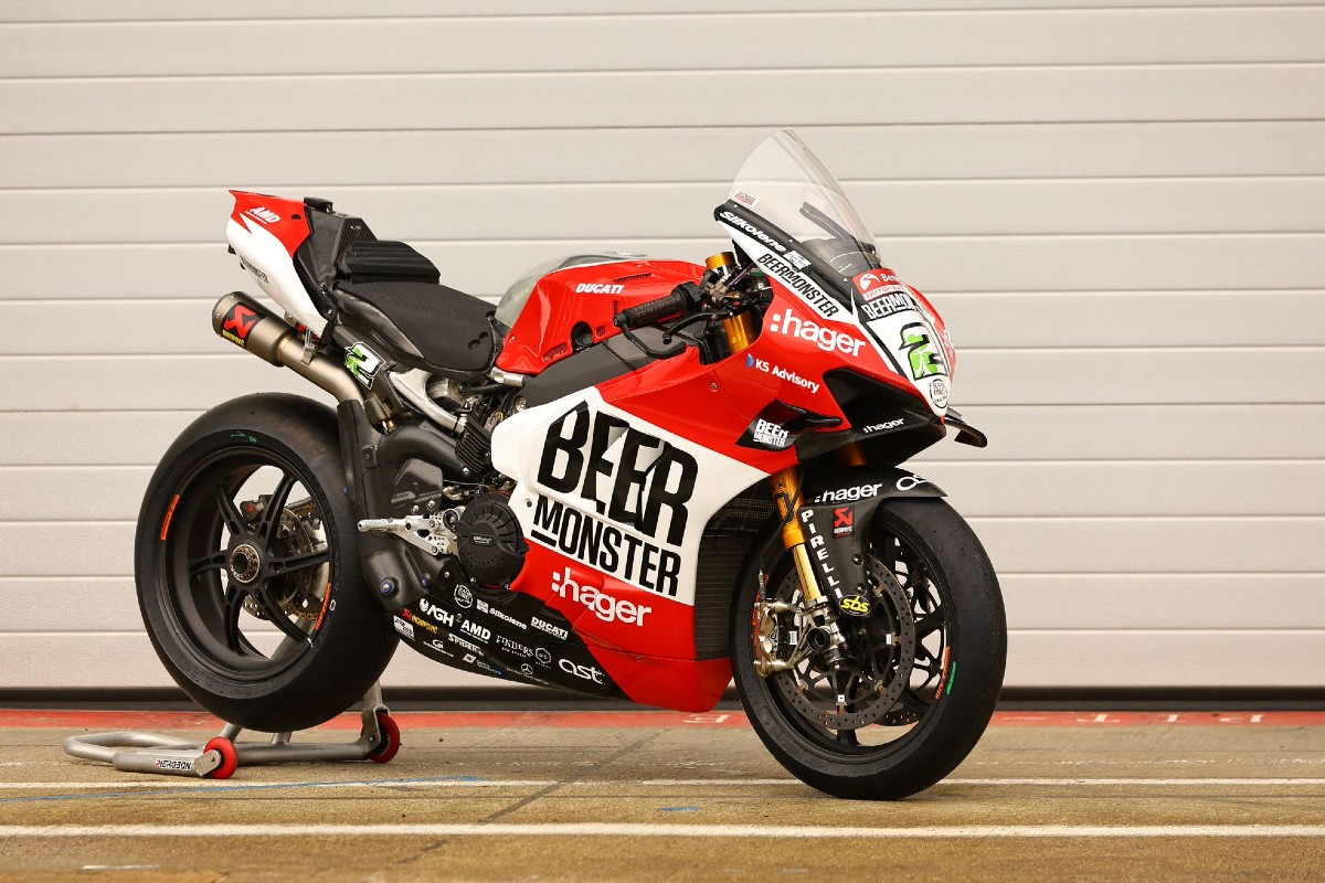 Nouveau sponsor et couleurs pour PBM Ducati en British Superbike