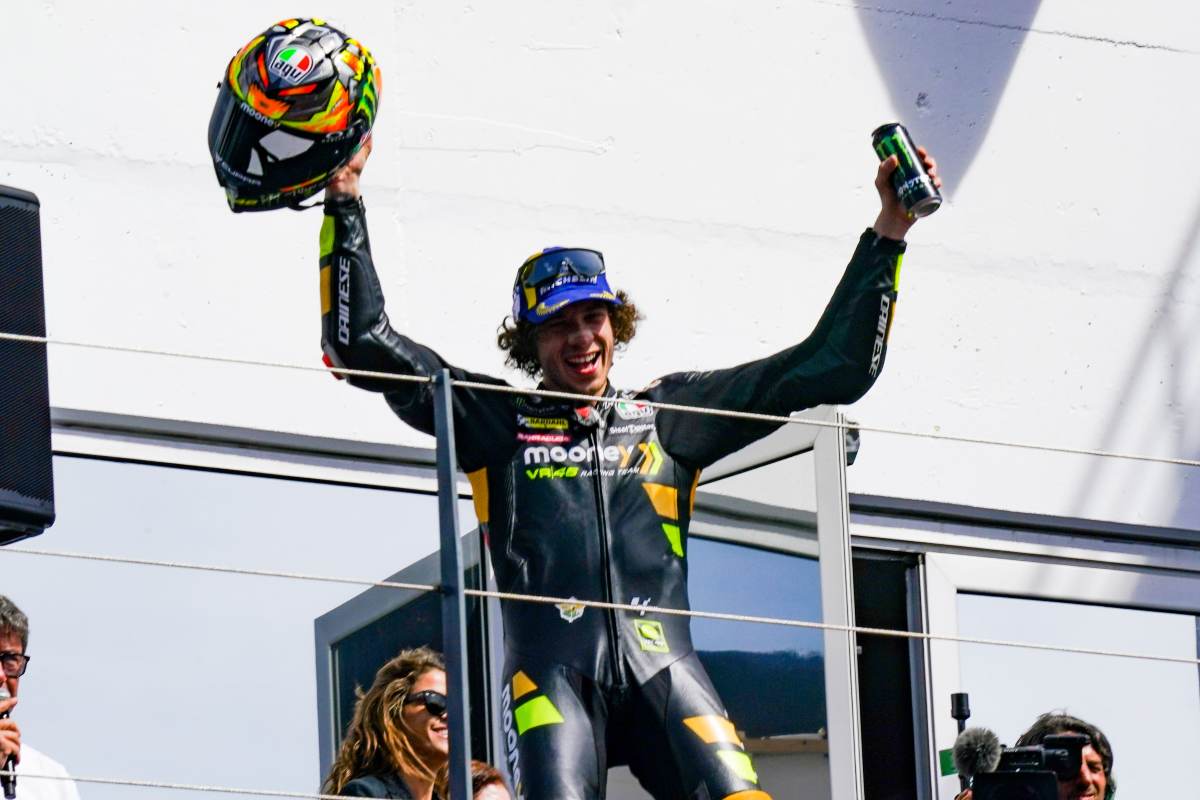 Bezzecchi på podiet i Portimao: Ital MotoGP opdager endnu en stjerne