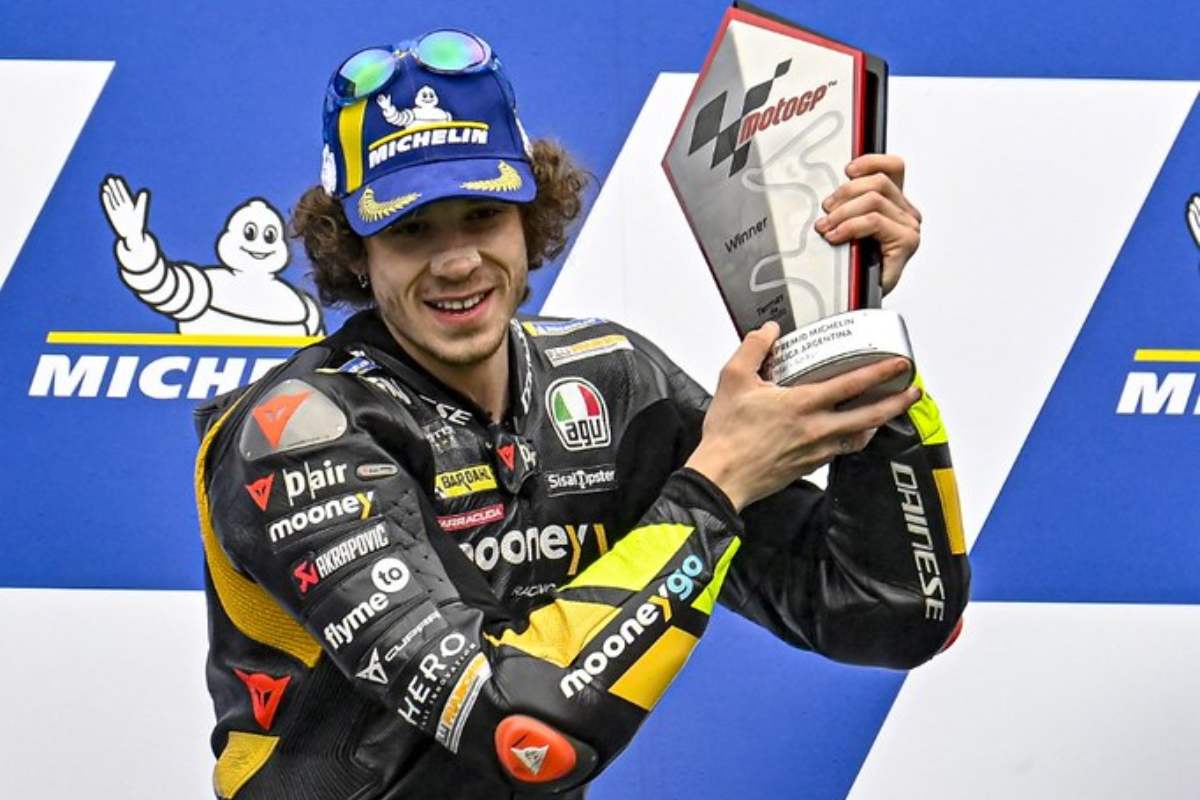 MotoGP, Marco Bezzecchi “Jeg lærer af Bagnaia og Zarco” Men så slår han dem