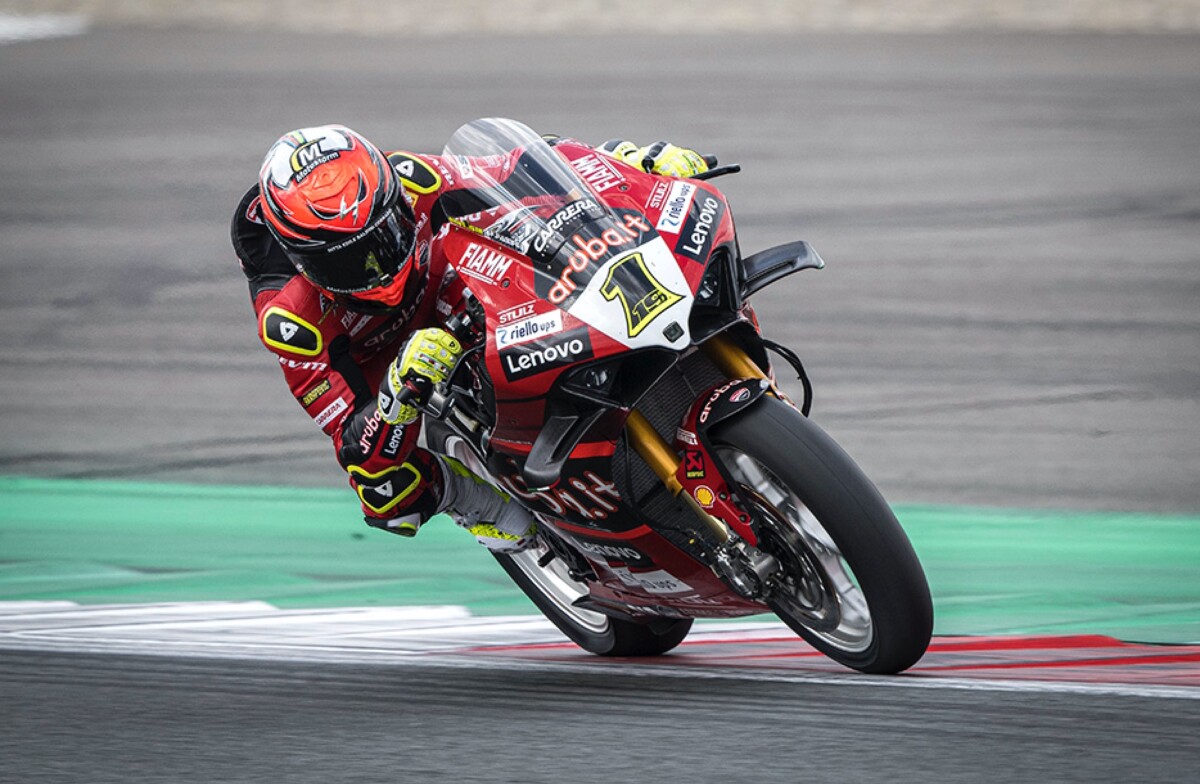 Superbike Assen, Alvaro Bautista mengalahkan balapan kemenangan 1