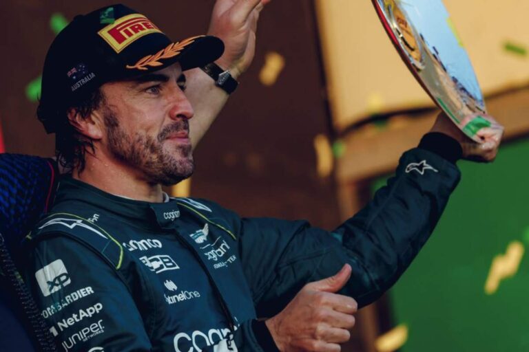 Fernando Alonso Aston Martin F1 Seb Vettel