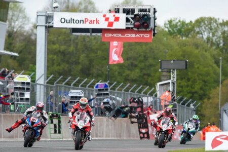 British Superbike: spettacolo ad Oulton Park con le Ducati vincenti