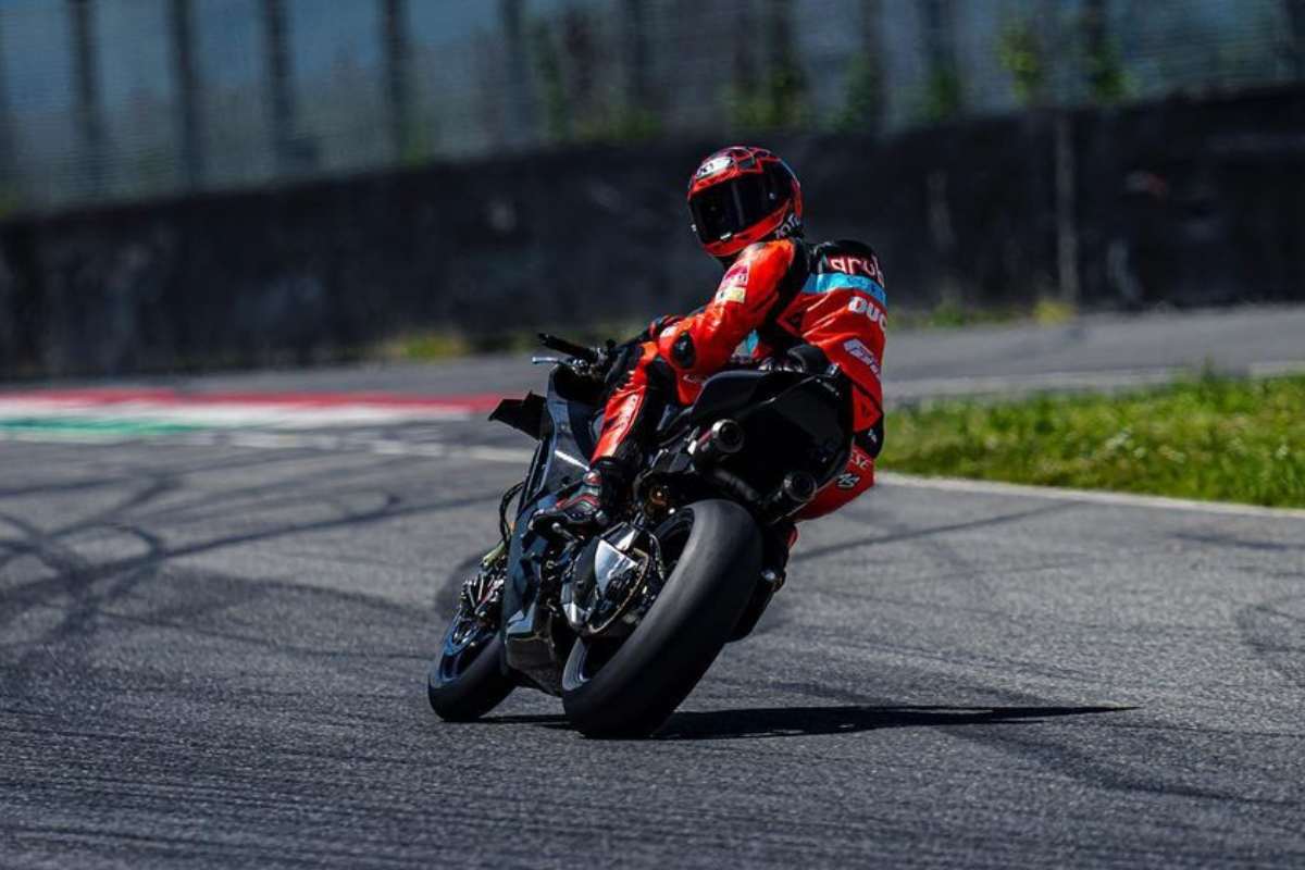 Nicolò Bulega, saut en Superbike en 2024 : mais avec quelle équipe ?