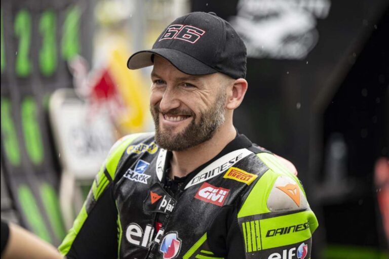 Tom Sykes team Kawasaki Puccetti Superbike