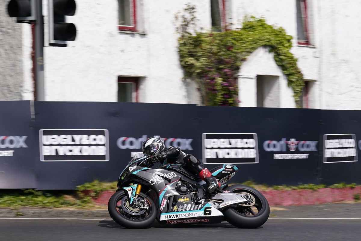 Op naar de TT 2023: eerste 130 en records op Isle of Man