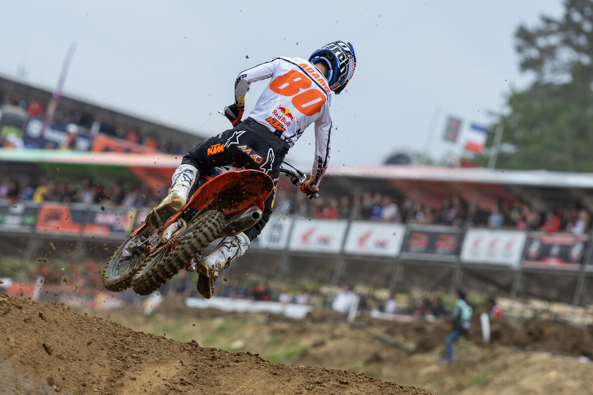 MX2 : Andrea Adamo chute aux qualifications mais mène le Championnat du monde