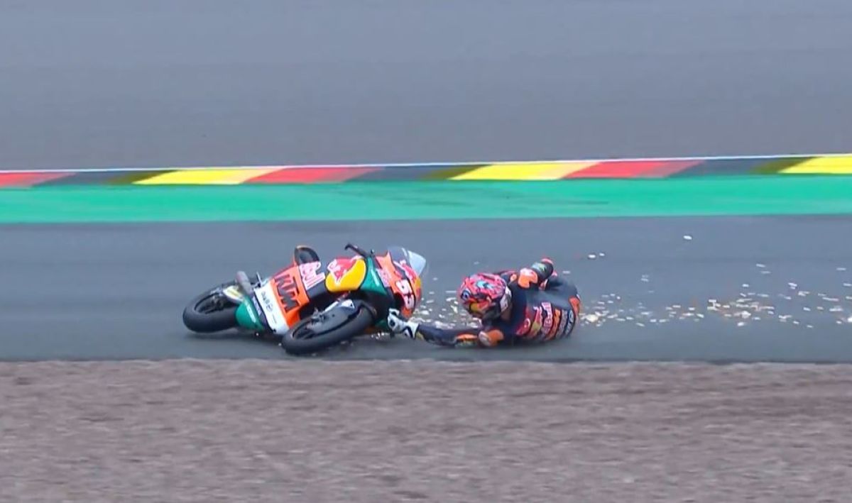 Moto3 Sachsenring, Essais 2 : Bertelle en tête sous la pluie, blessure pour Oncu ?