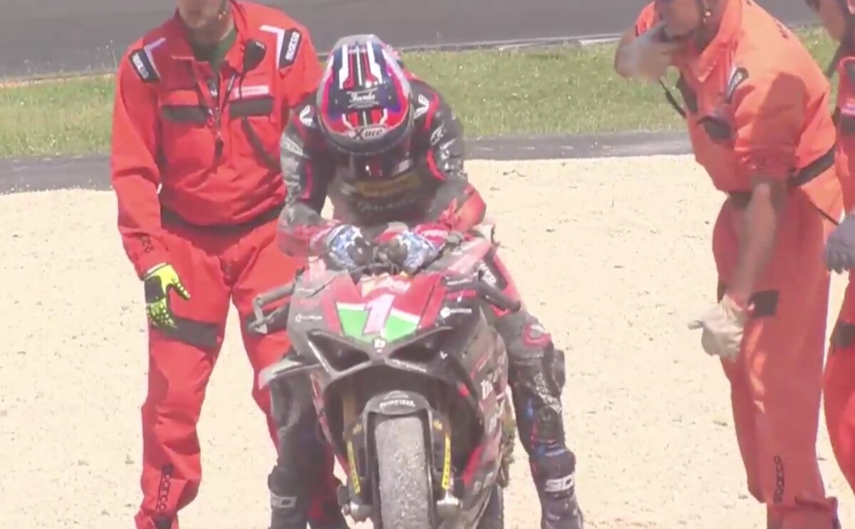 CIV Superbike : Bernardi dépasse Pirro s’écrase, la course 2 Vallelunga rouvre tout