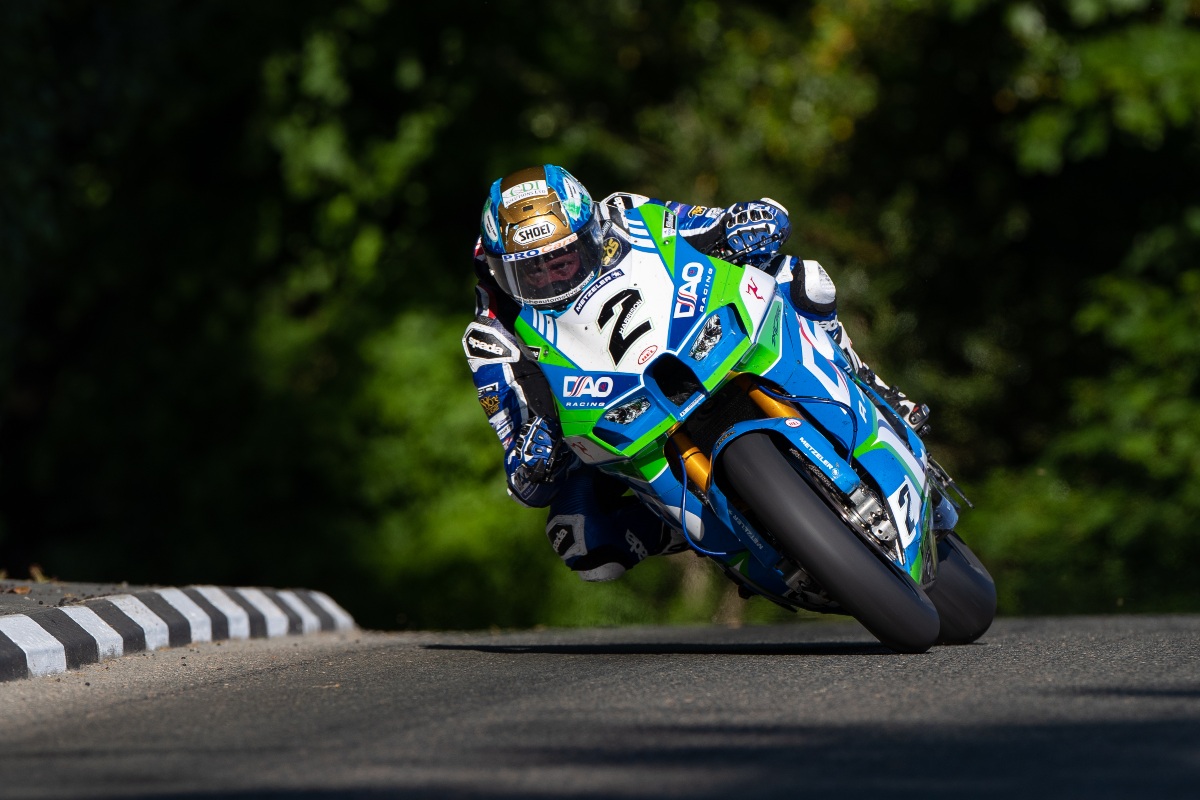 Dica 133 (mph): naar het TT 2023 Harrison, Dunlop en Hickman stuurwiel