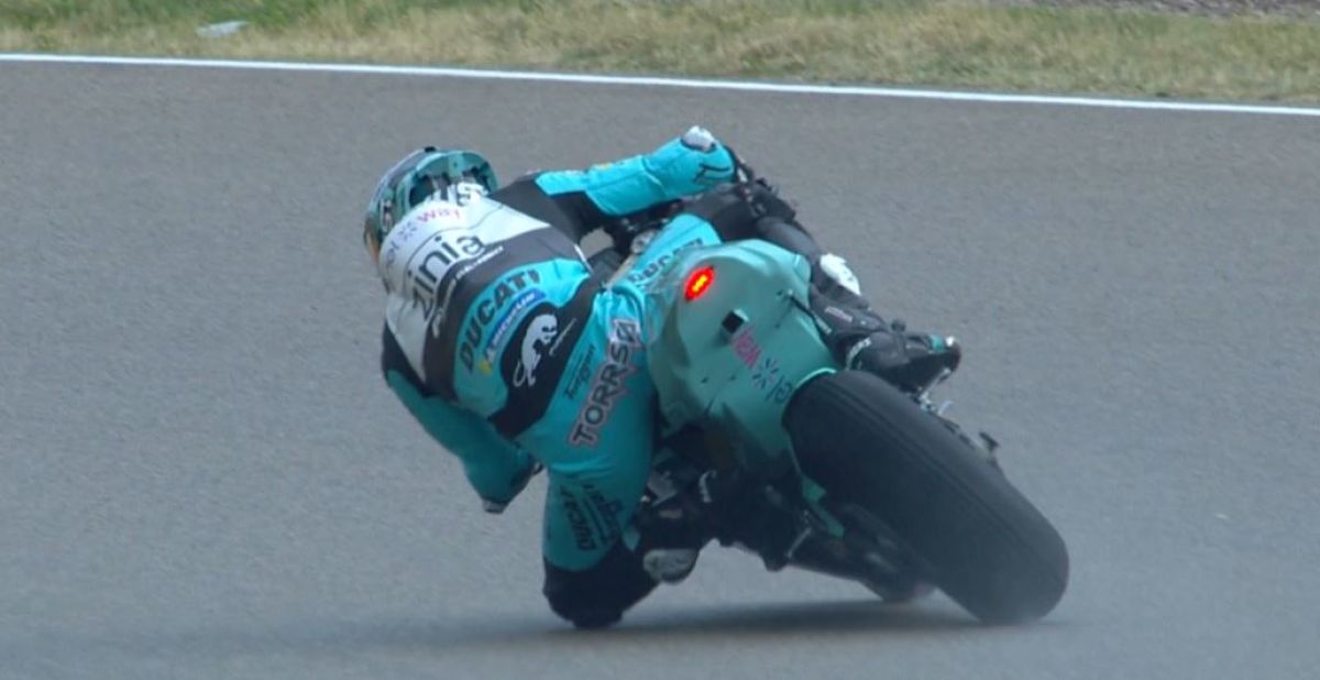 MotoE Sachsenring : Jordi Torres décroche la pole position sur une piste mouillée