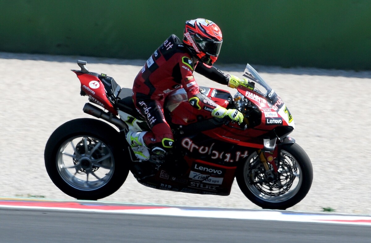 Superbike, Alvaro Bautista commence fort à Misano : “Rinaldi et Toprak sont rivaux”
