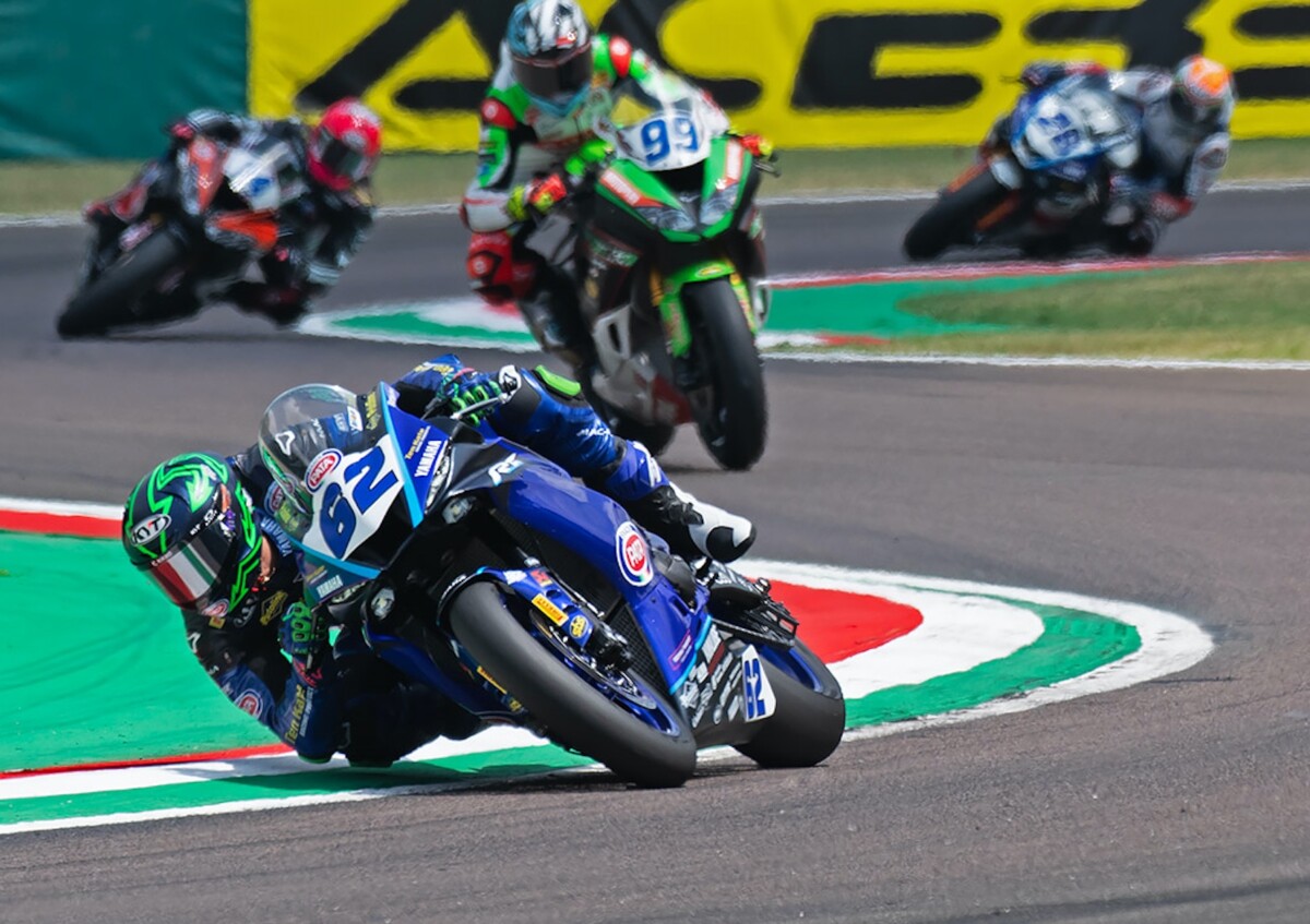 Supersport Imola : Stefano Manzi fait son chemin, Ducati panse ses plaies