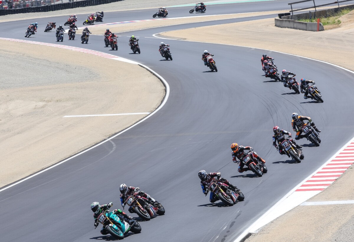 Energisk Eva Ribelle RS: raketstart i Super Hooligan ved Laguna Seca!