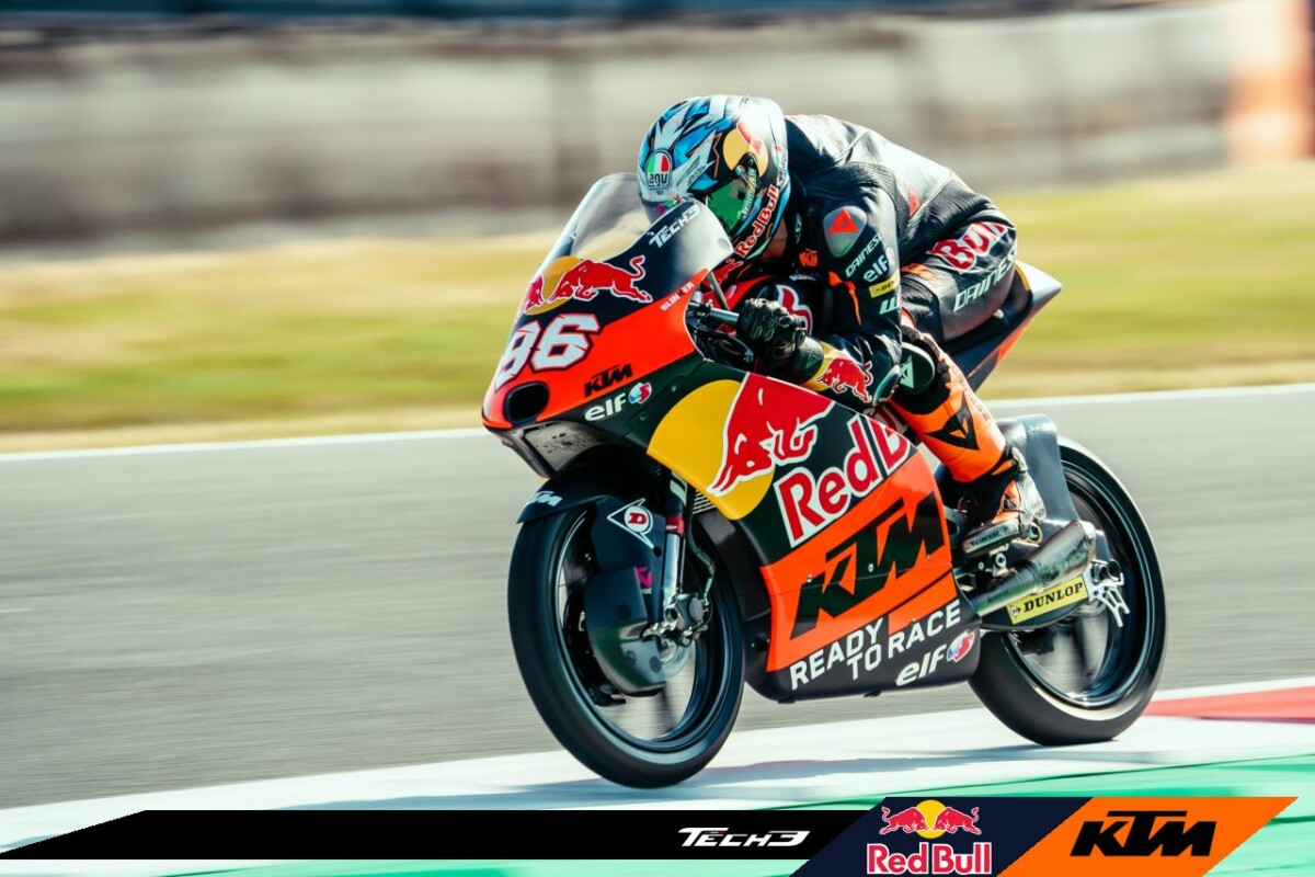 Moto3, Daniel Holgado : “Marquez essaie toujours, il faut l’admirer”