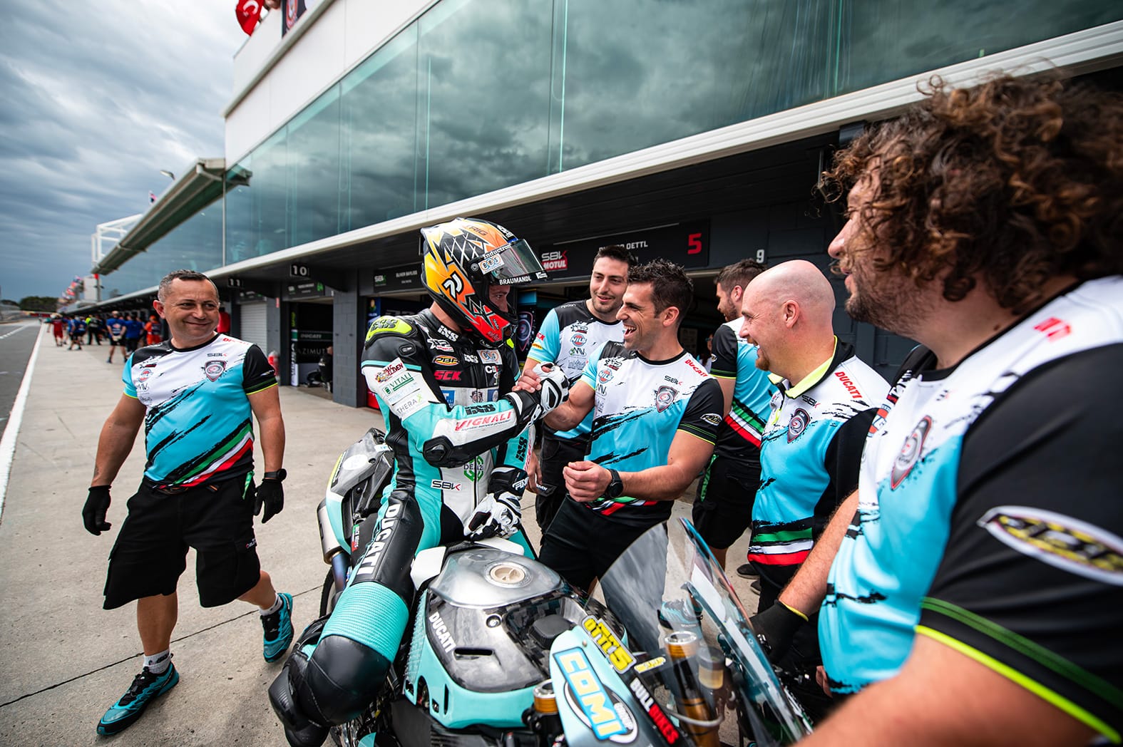 Superbike, Denis Sacchetti „Wybierz Imola zamiast plaży”