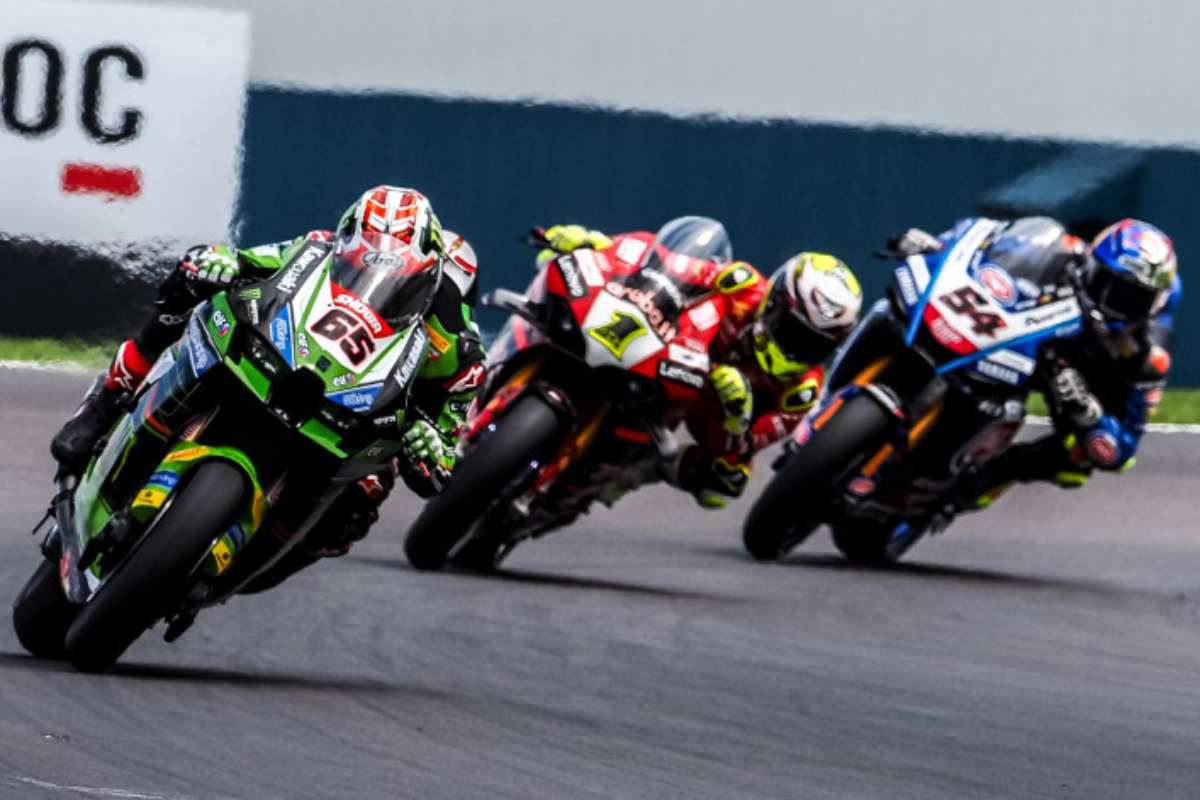 Superbike, Jonathan Rea : « Ducati a coupé des tours ?  Ils m’ont pris 1 400″