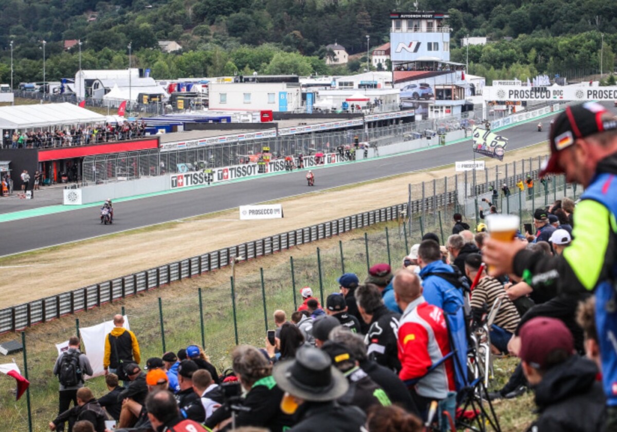 Superbike Most: Pirelli blir hård, Bautista utan de vanliga däcken