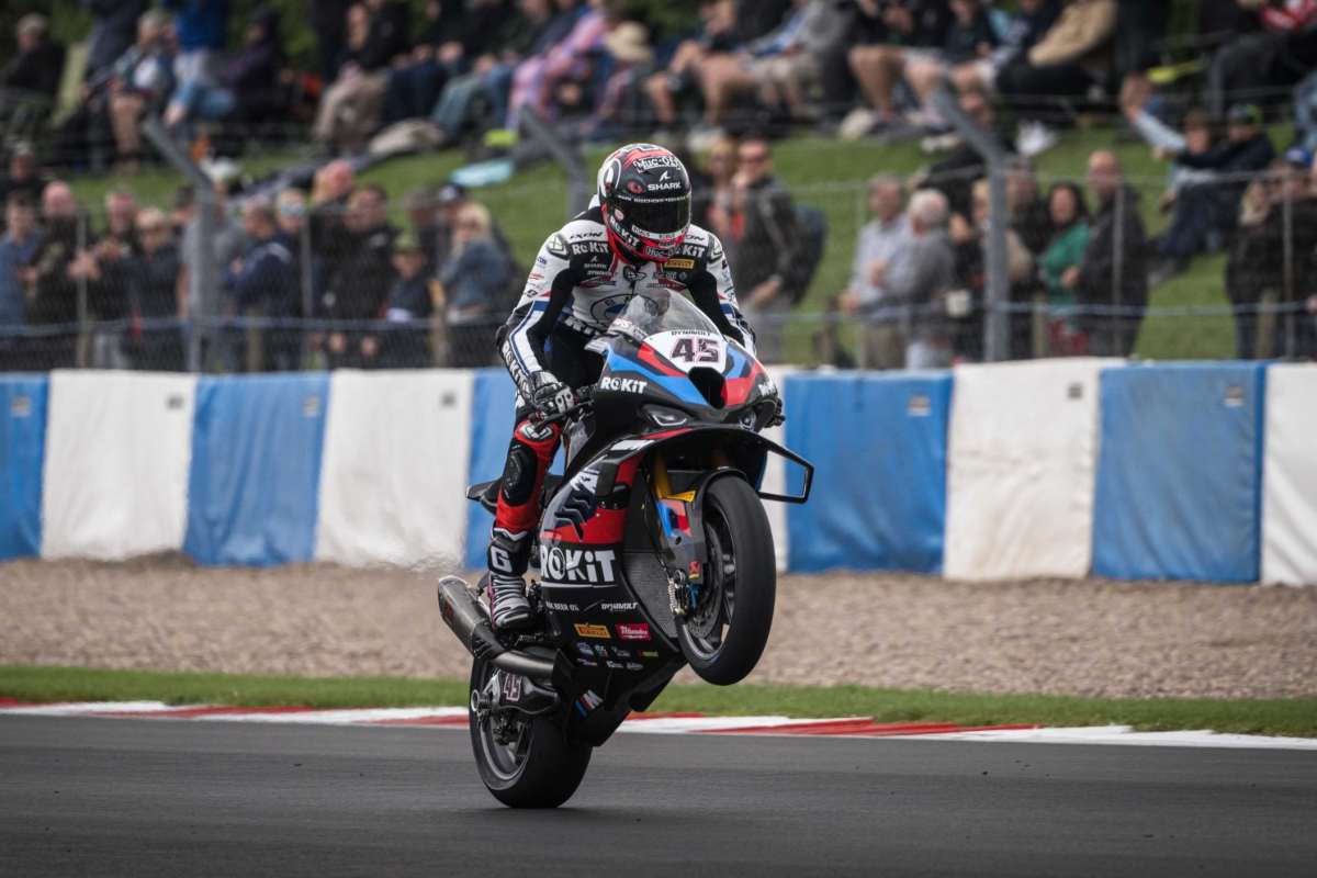 Superbike, Redding lại trỗi dậy tại Donington: “Xem tôi có thể làm gì?”