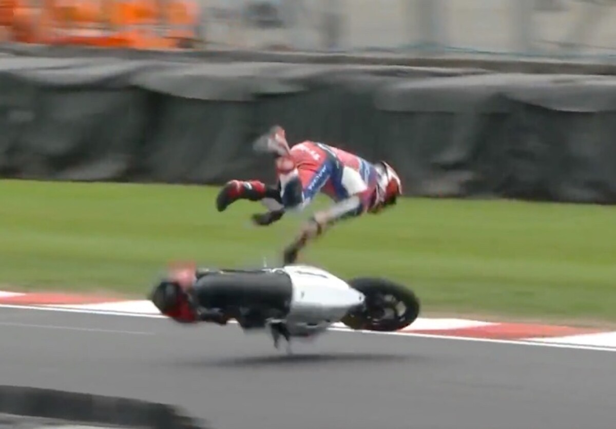 Supersport : Oliver Bayliss vole en Superpole, première ligne italienne