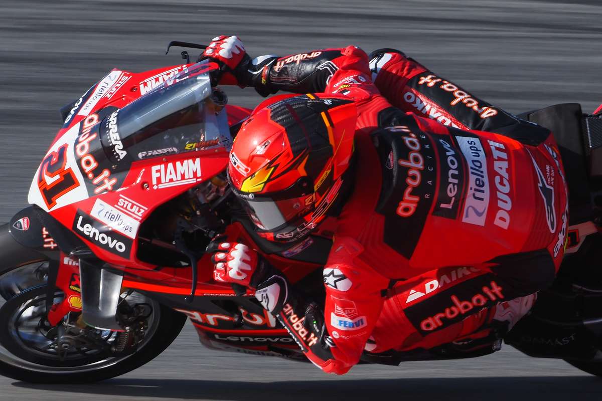 Superbike Test Aragon, klassement dag 1: Rinaldi leider, Huertas verrast