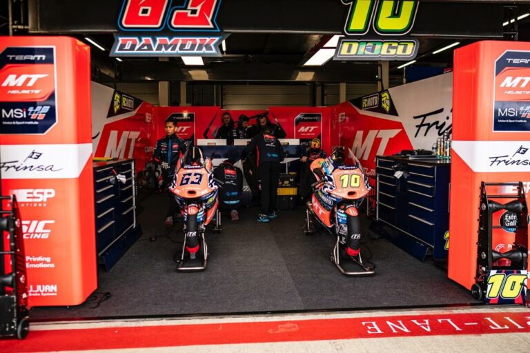 mt-helmets-msi-salto-moto2