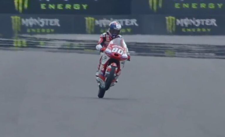 alonso-win-moto3-silverstone