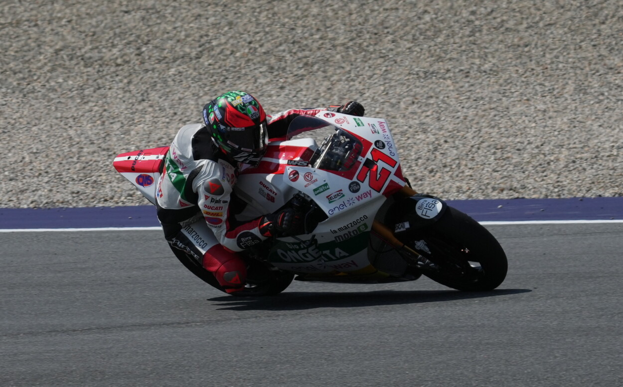 MotoE Austria: αλλά ο Kevin Zannoni!  Εδώ είναι το πρώτο κοντάρι, το 2ο Casadei