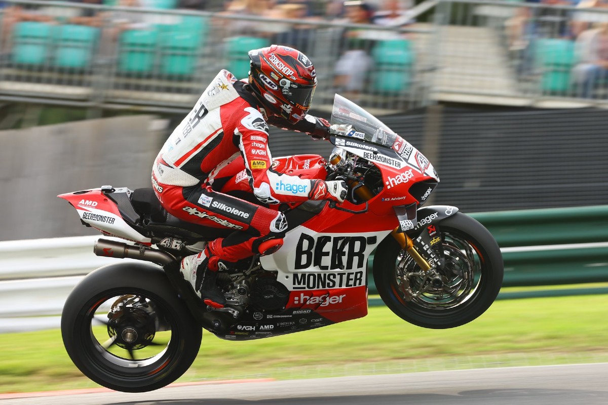 Super Bridewell : sa British Superbike Race 3 à Cadwell Park