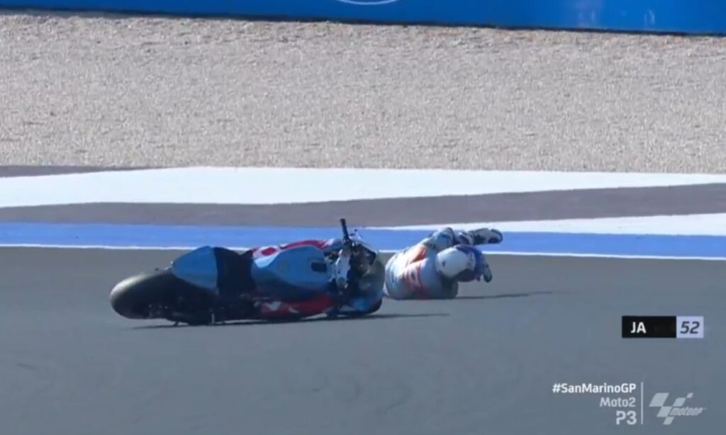 Moto2 Misano, P3: Vietti tampil sebelum bendera merah, Pasini di Q2! crash-alcoba-moto2-misano-p3