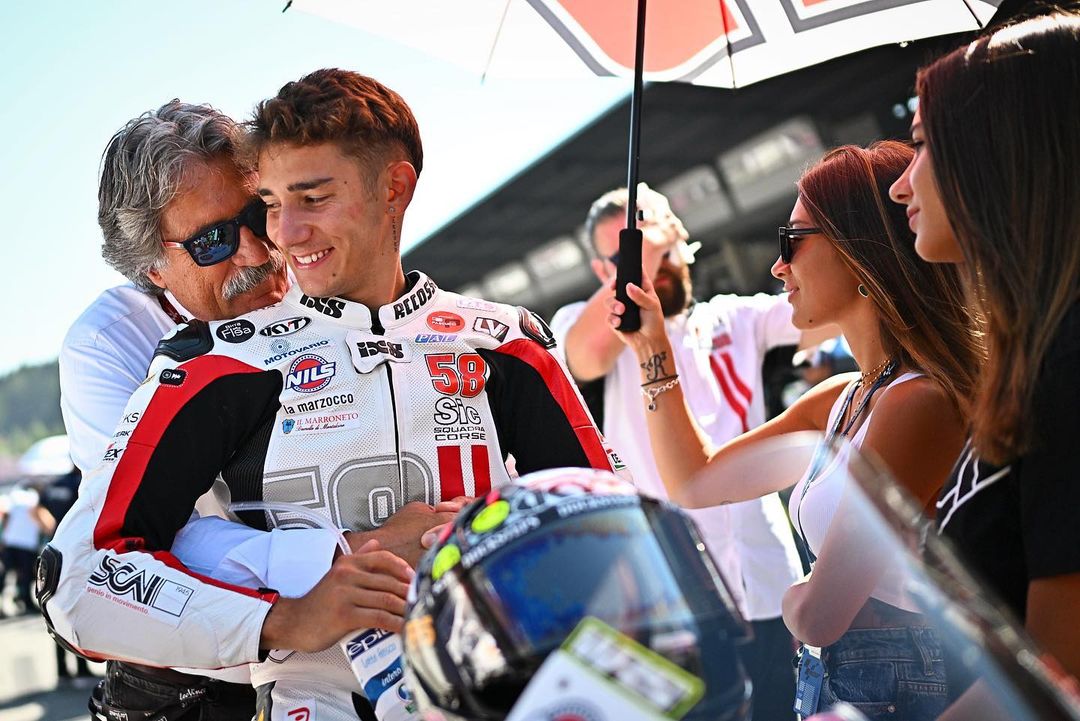 Moto3, Paolo Simoncelli salue Riccardo Rossi « Chaque carrière a son propre chemin »