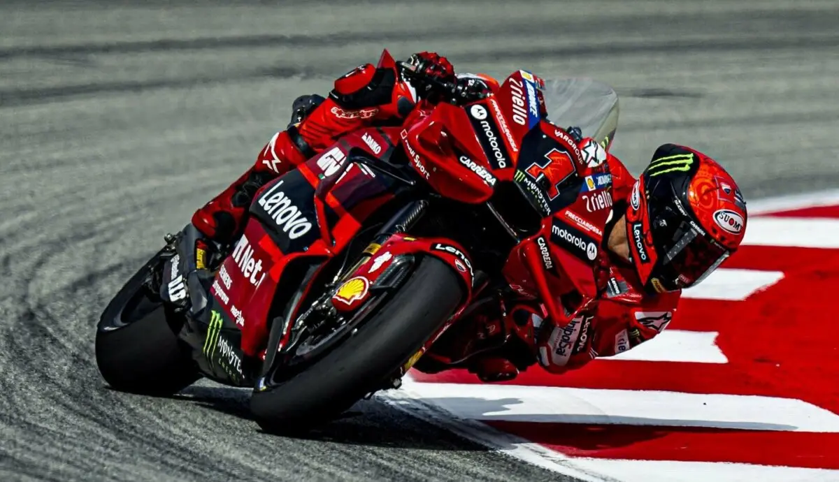 MotoGP Catalogne : Aprilia attaque Bagnaia, qui décroche la pole