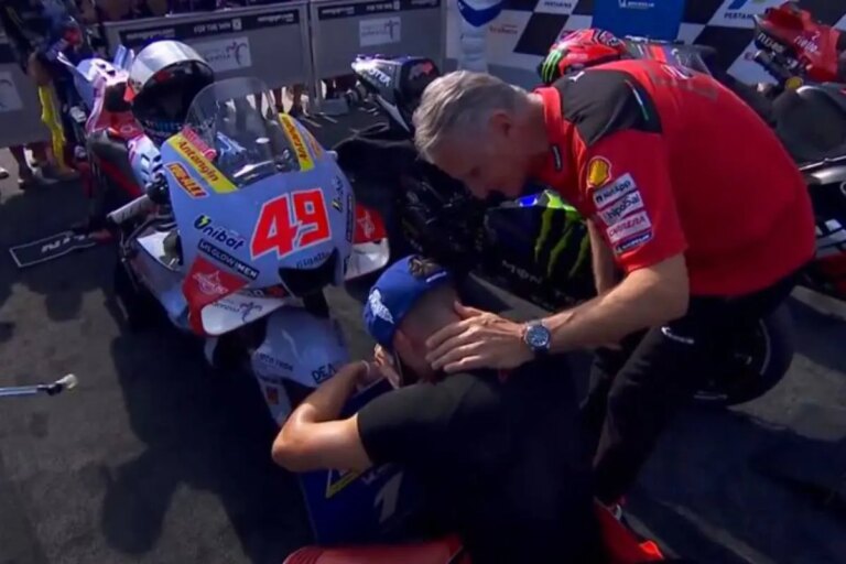 Di Giannantonio in lacrime: vuole restare in MotoGP