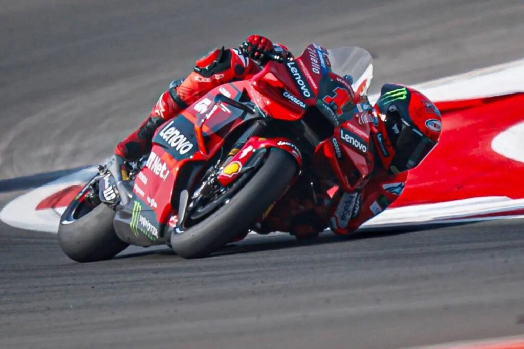 MotoGP Indonesia, Pecco Bagnaia deluso dopo la sprint race