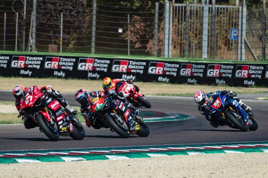 Superbike : Zanetti domine en trombe Pirro, l’Italien de Brescia Lorenzo Zanetti, Superbike