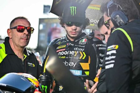 MotoGP Valencia, Bezzecchi furioso con Marquez e commissari