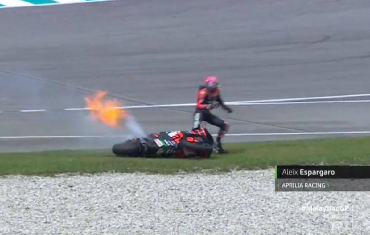espargaro-crash.-motogp-prove1-sepang