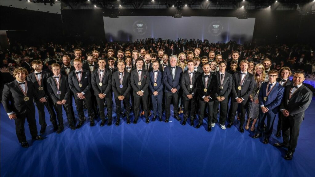 Adamo, Bagnaia, Bulega, Canepa, Casadei : Défilé des stars au Gala FIM Fim, Galà 2023