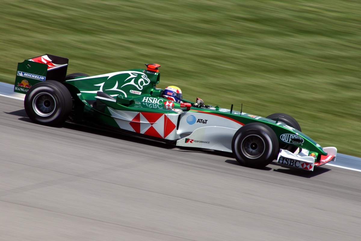 Jaguar de l’échec en Formule 1 aux espoirs en Formule E