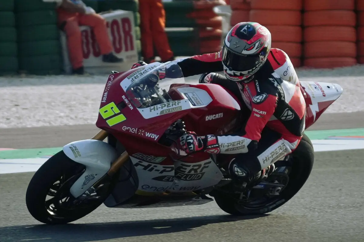 MotoE, à la charge d’Alessandro Zaccone “J’espère que la pause passera bientôt !”
